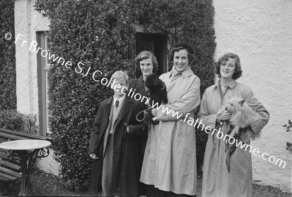 GLIN CASTLE GROUP IN RAIN DESMOND (K OF GLIN) FIELDA RACHEL AND MADAME FITZGERALD